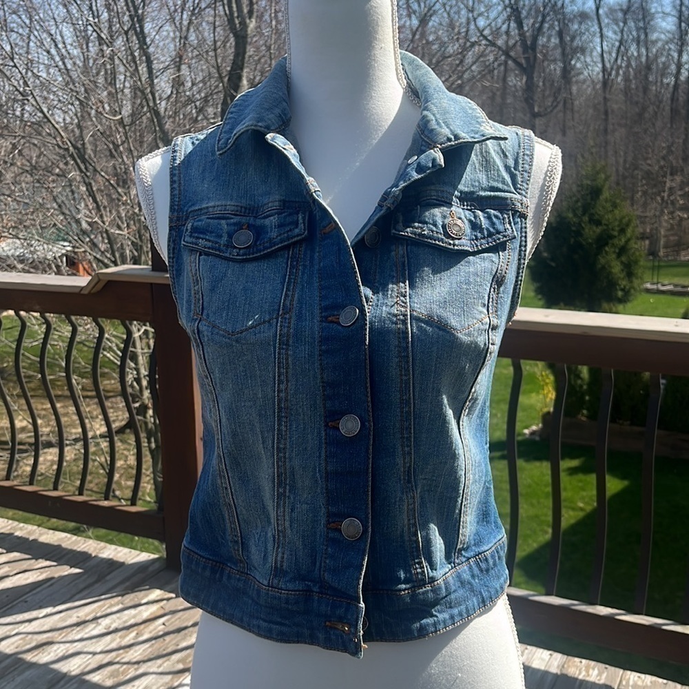 Mossimo Jean Vest size medium med wash fitted fit like new denim